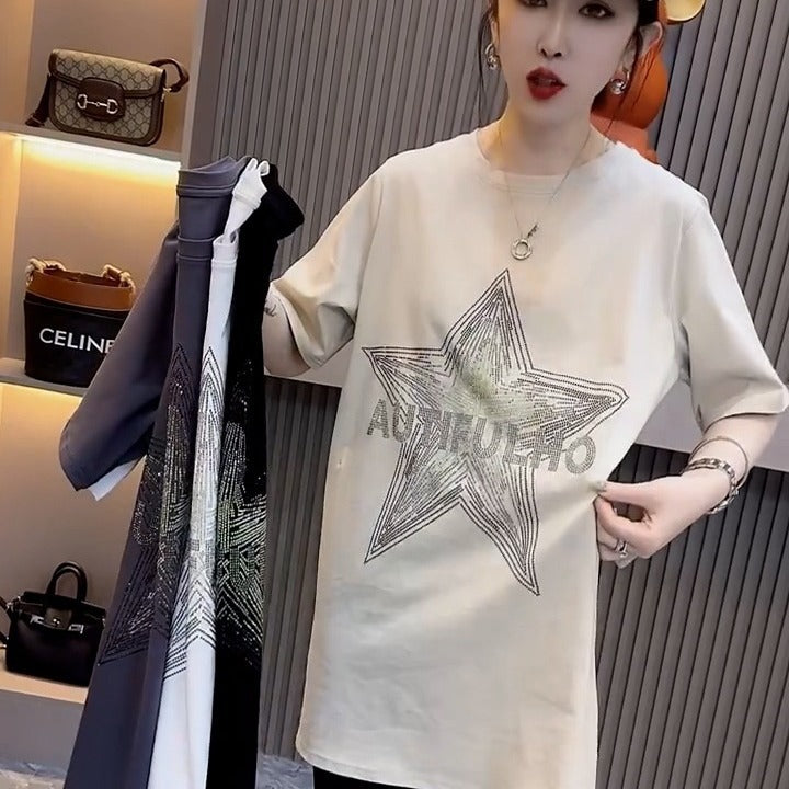 Dame T-shirt med glitrende stjernemotiv og afslappet oversized-snit Stilla