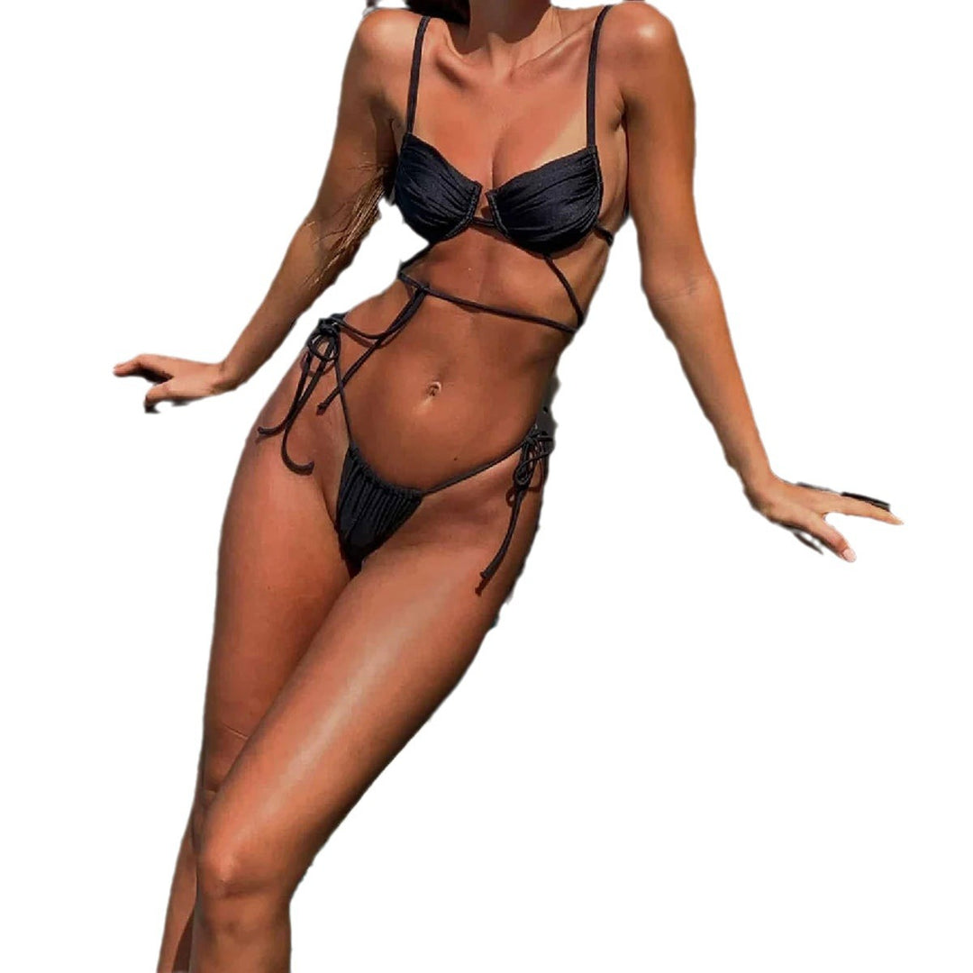 Dame bikini-sæt med raffineret indpakningsdesign og justerbare stropper Stilla