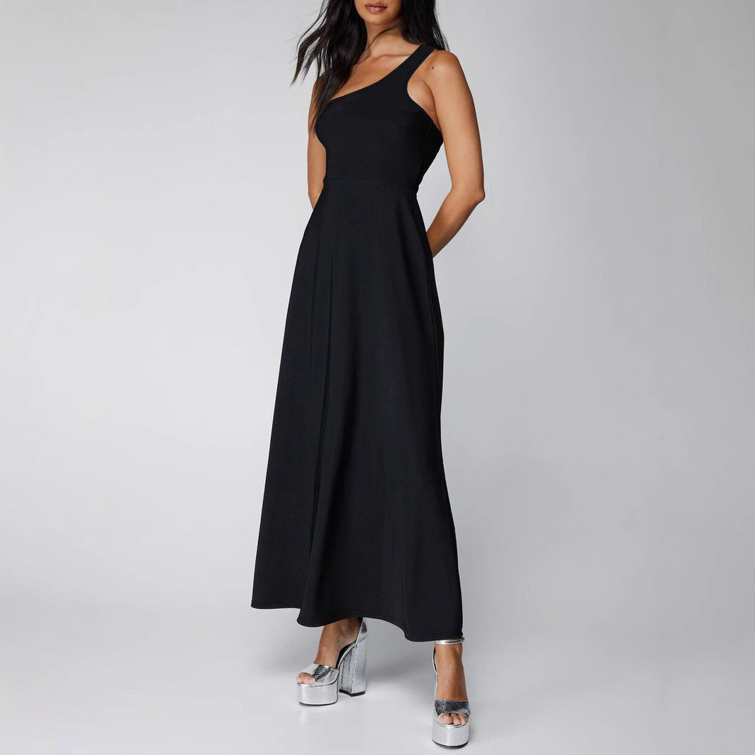 Dame Maxi-kjole med asymmetrisk snit og elegant flare Stilla