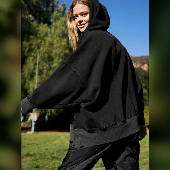 Dame oversized hoodie lavet af blød bomuldsblanding med praktiske sidelommer Stilla