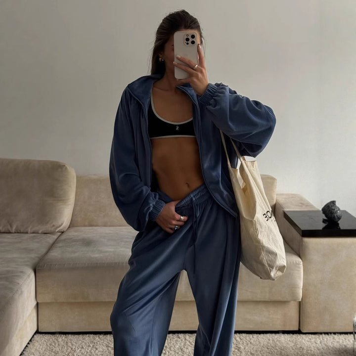 Dame Sports Suit Chic & Stylish