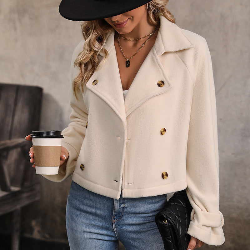 Dame kort plysjakke i moderne oversized stil Stilla