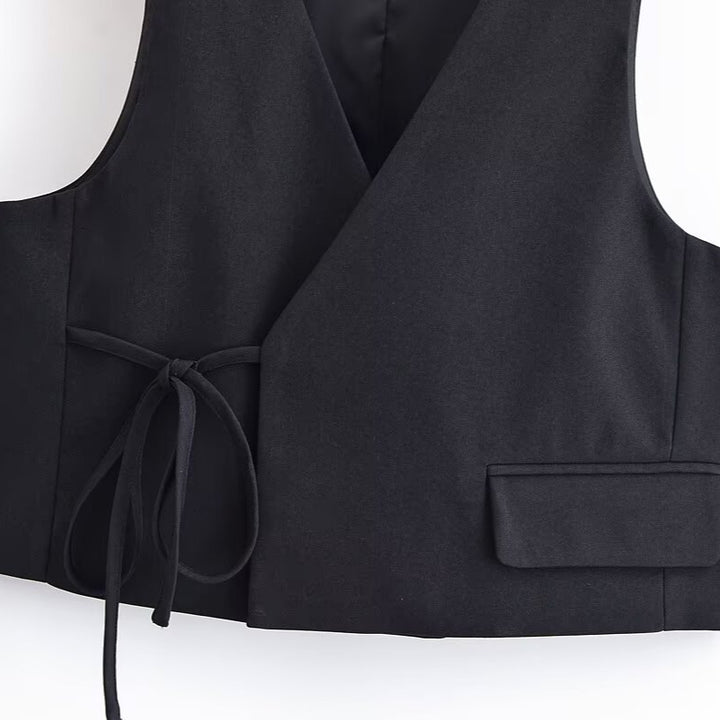 Dame indpakningsbluse med smart knude og elegant pasform Stilla