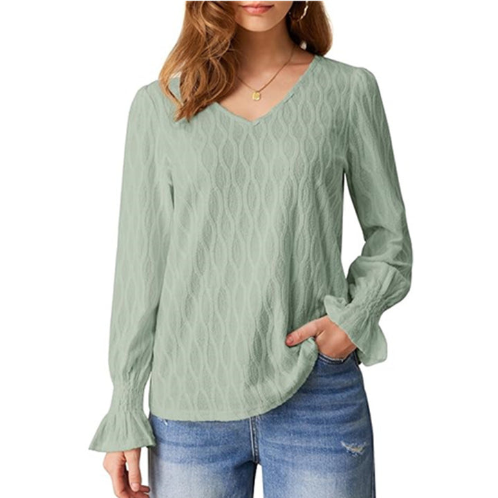 Dame V-hals bluse med unikt strukturdesign Stilla