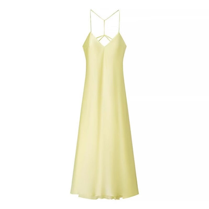 Femme Spaghetti-strop maxi kjole med kryds-bagdetalje Stilla
