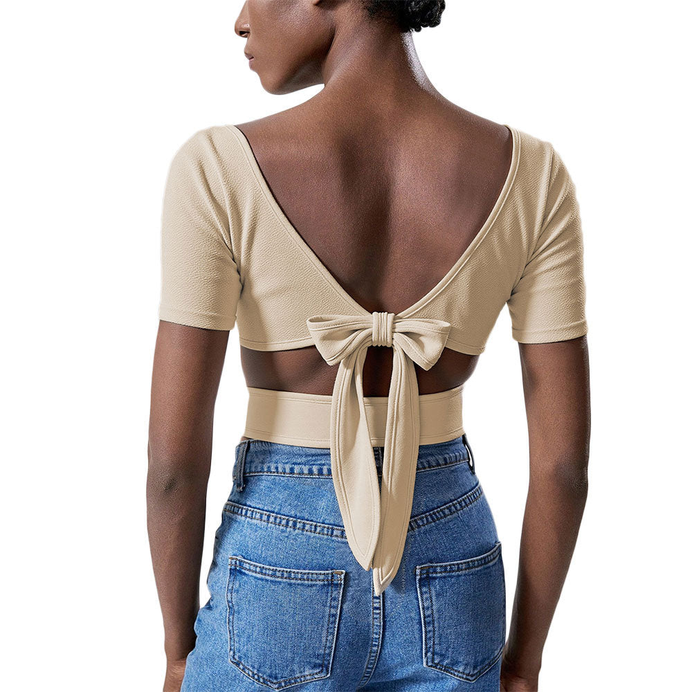 Kvinders cropped T-shirt med elegant firkantet halsudskæring og korte ærmer Stilla