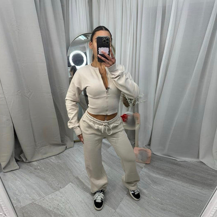 Damer sporty to-dels sæt med cropped zip pullover og komfortable joggers Skovae