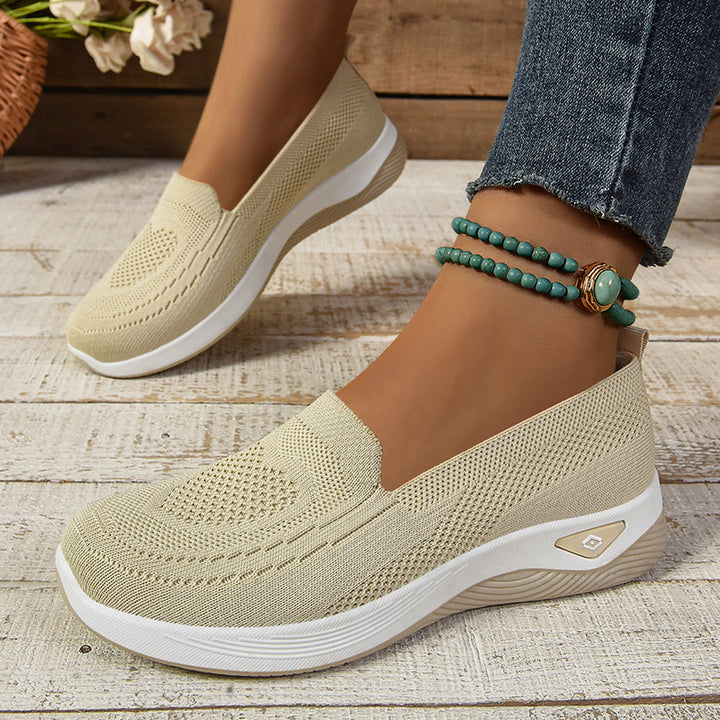 Dame Komfortable Slip-On Sko med elastisk overdel og skridsikker sål Stilla