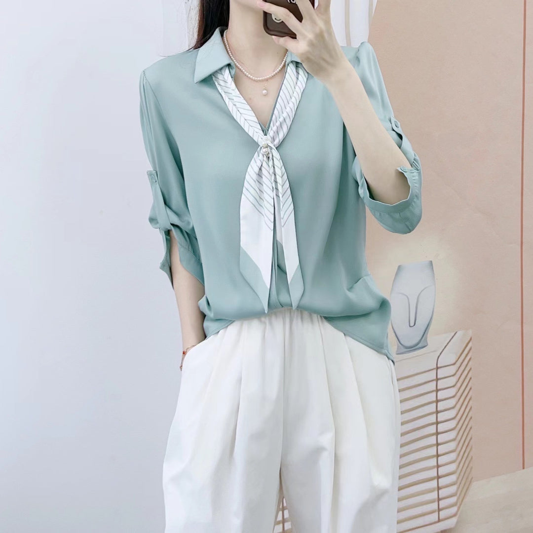 Damebluse med stilfuld slipsdetalje og elegant snit Stilla
