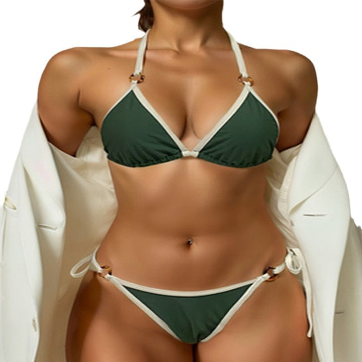 Dame triangel-bikini med elegante metalakcenter og justerbare stropper Skovae