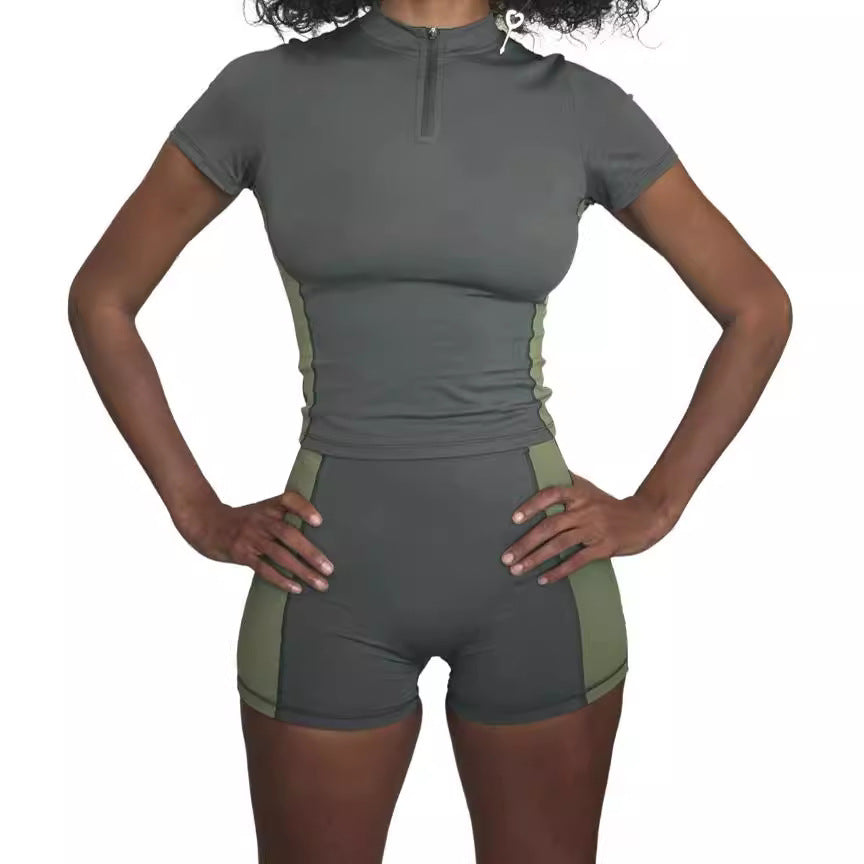 Dame Sporty sæt med kort overdel og tætsiddende shorts Skovae