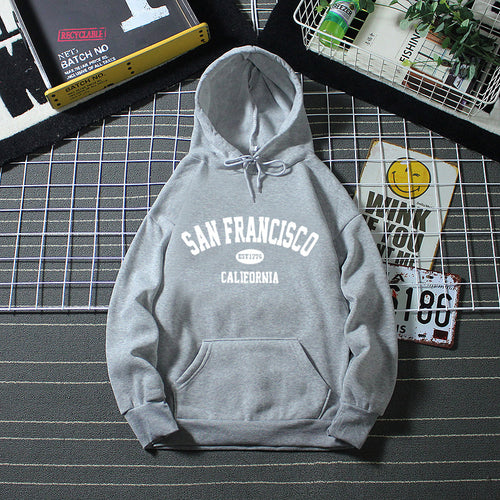 Kvinders hoodie med afslappet San Francisco tryk og behagelig pasform Skovae