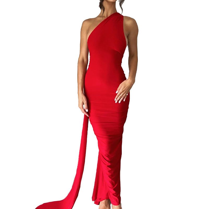 Dame elegant off-shoulder aftenkjole med slank silhuet Stilla