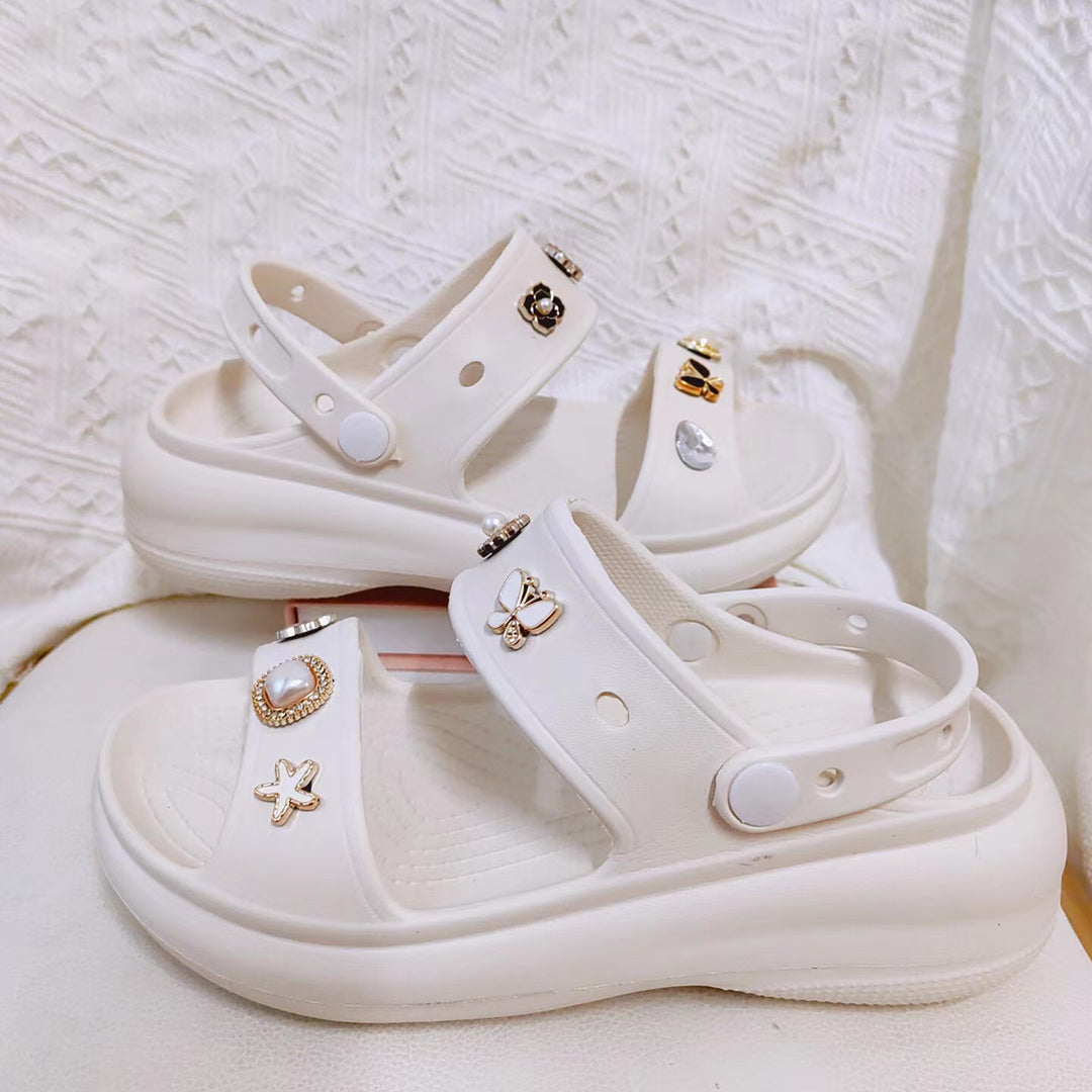 Dame sandaler med dekorative applikationer Stilla