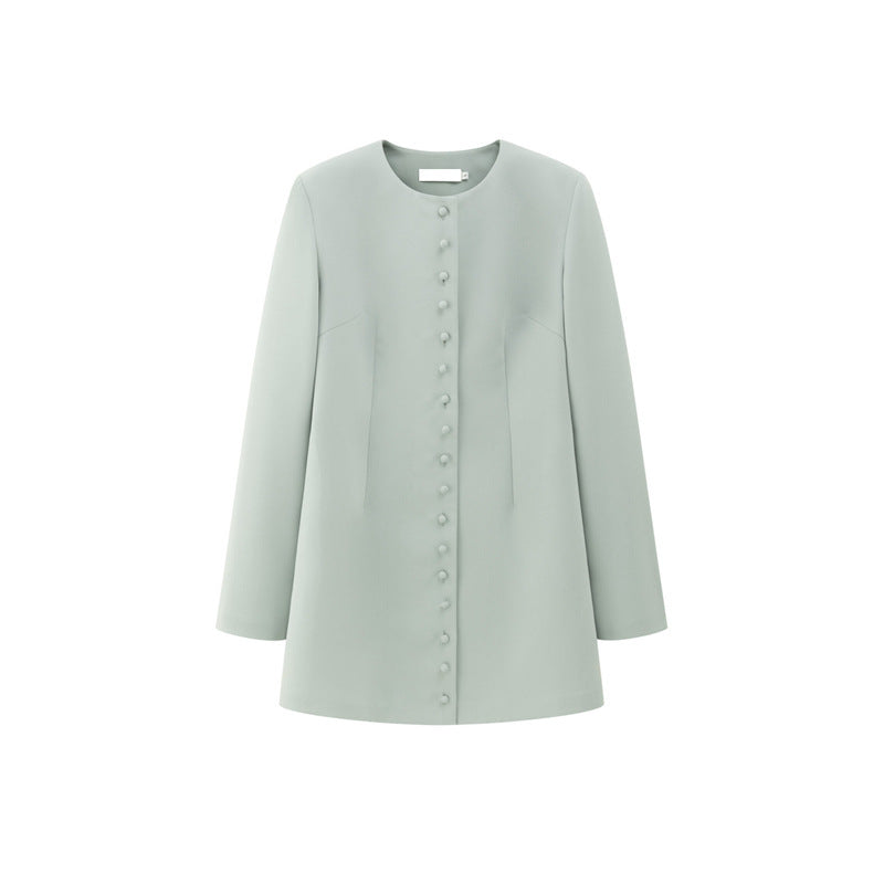 Kvindernes elegante blazer med knaplukning og minimalistisk silhuet Stilla