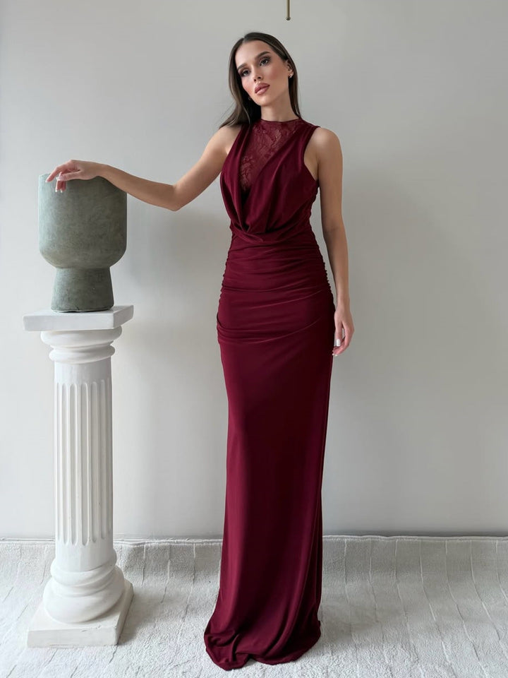 Dame Elegant Maxikjole med elegant Halterneck-design og raffineret Spidslage Skovae