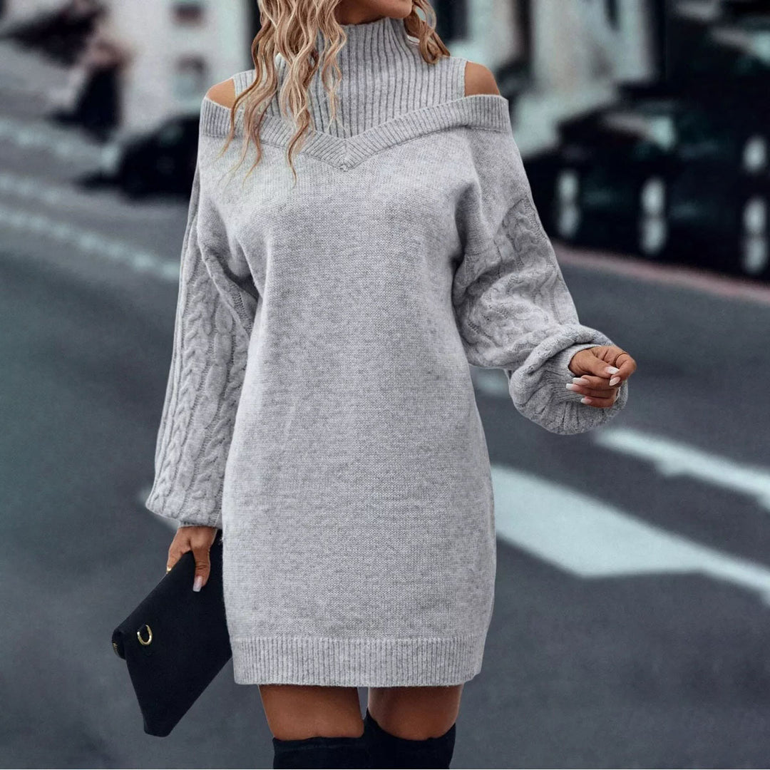 Kvinders strikkede kjole med off-shoulder look og moderne kabeldesign Stilla