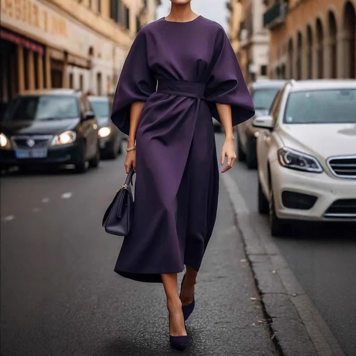 Dame Maxi-kjole med voluminøse ærmer og elegant draperingsdesign Stilla