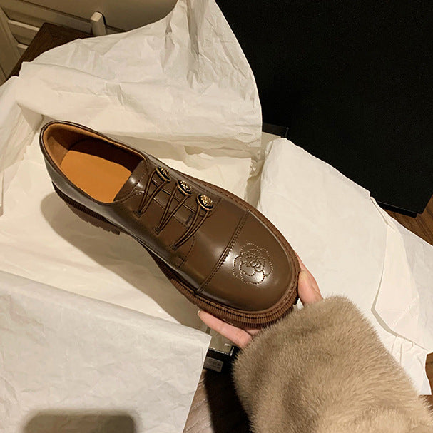 Femme Elegante Snørel-Oxfords med dekorative knapper Stilla
