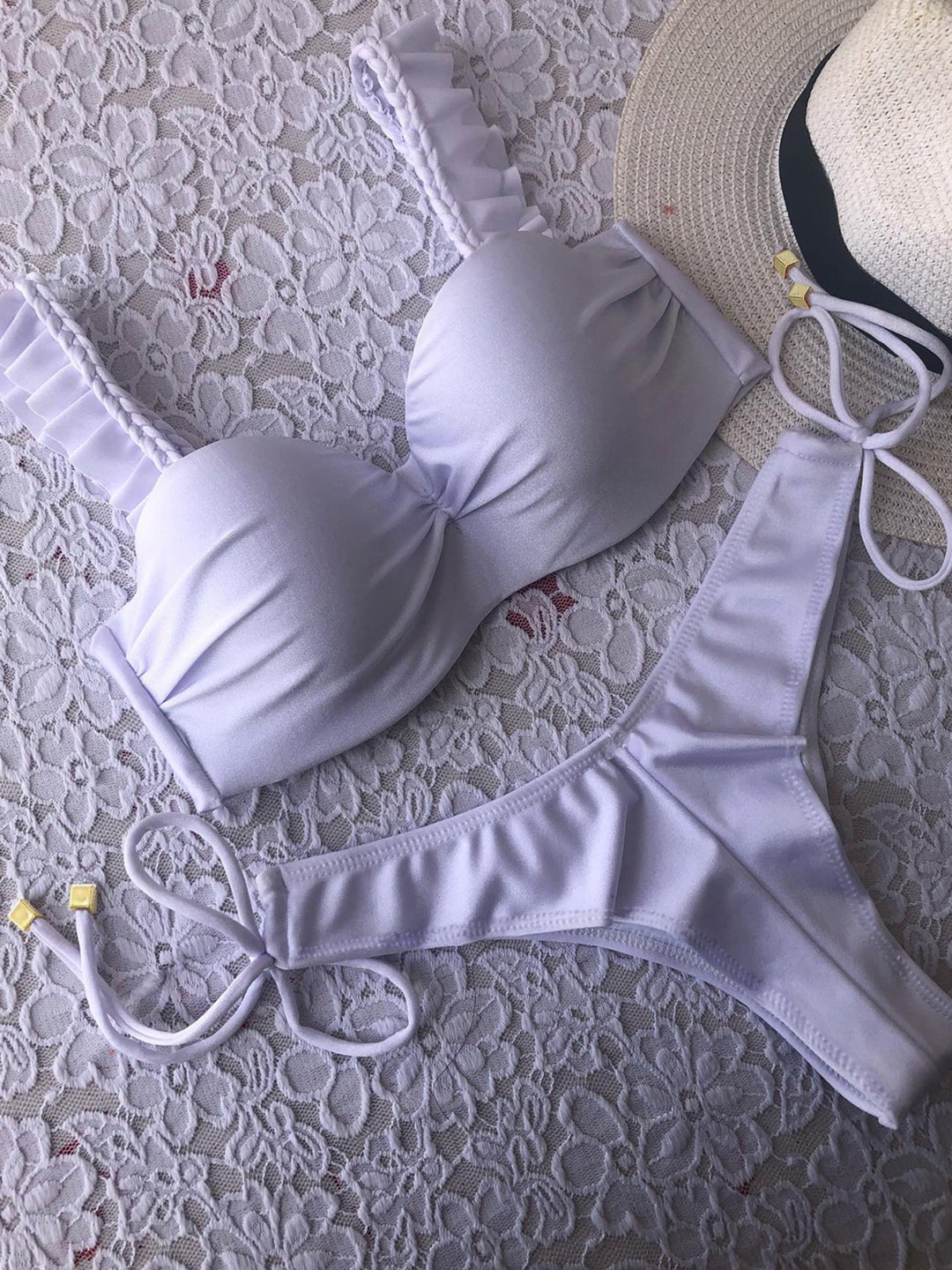 Dame Bikini-sæt med raffinerede flæse detaljer og høj talje snit Stilla