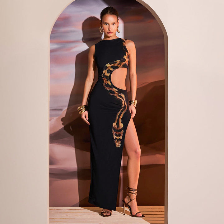 Dame maxikjole med raffineret slangeprint og cut-out-detaljer Stilla