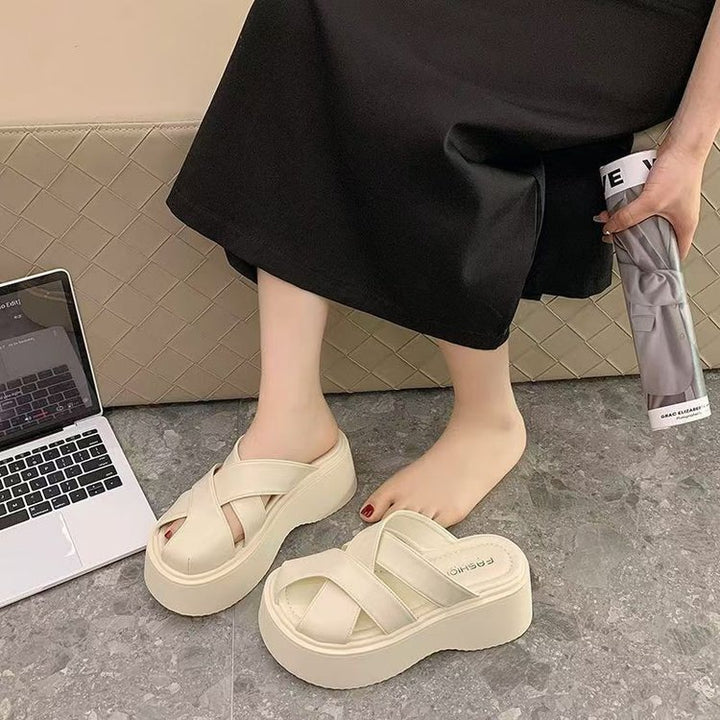 Dame Plateau-sandaler med moderne remdesign og komfortabel sål Stilla