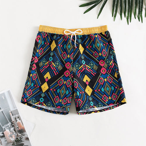 Dame badshorts med farverigt geometrisk mønster Skovae