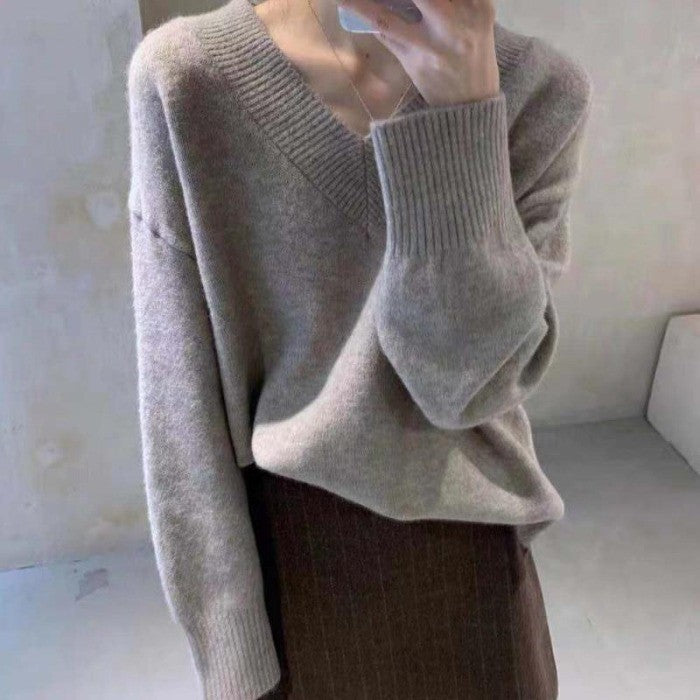 Kvindernes chunky strik V-hals sweater med en afslappet pasform og oversized ærmer Stilla