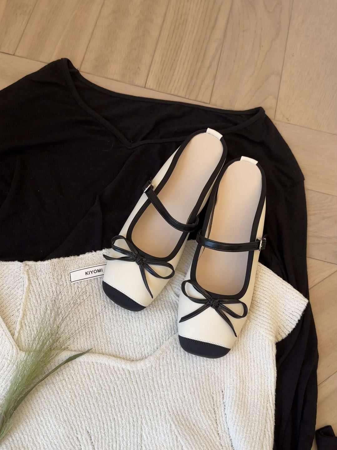 Dame Mary Jane Ballerinas med sløjfedetalje og justerbar rem Stilla