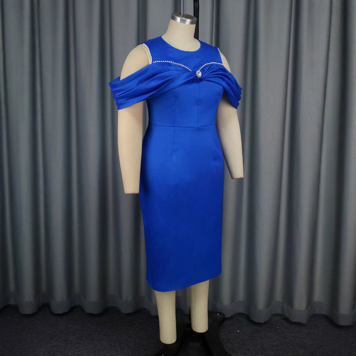 Dame Elegant Cocktailkjole med asymmetrisk skulderdesign og glitrende accent Skovae