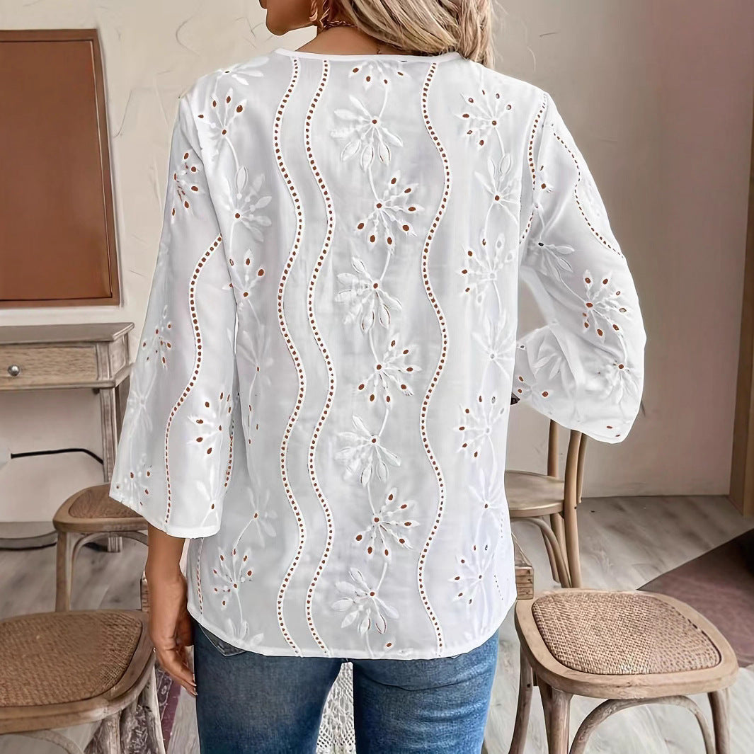 Damebluse med broderet design og luftig pasform Stilla