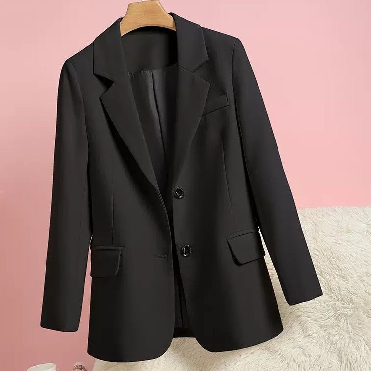 Damer elegant blazer med tidløst snit og gyldne knapdetaljer Stilla