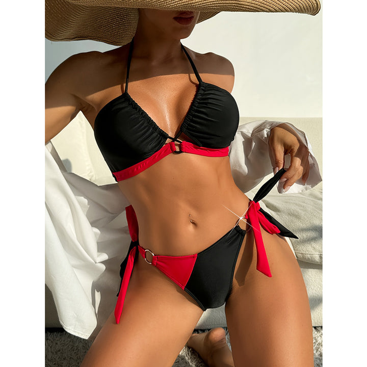 Dame triangel-bikini med justerbare stropper og sporty flæse-design Skovae