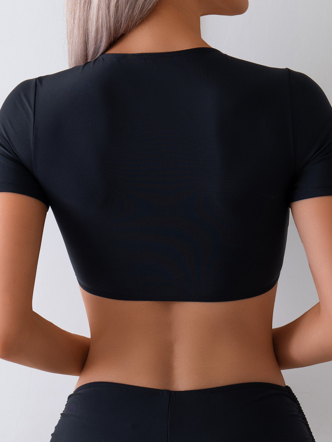 Dame Crop-Top Badedragt med snitdekoration og fleksible bindebånd Stilla