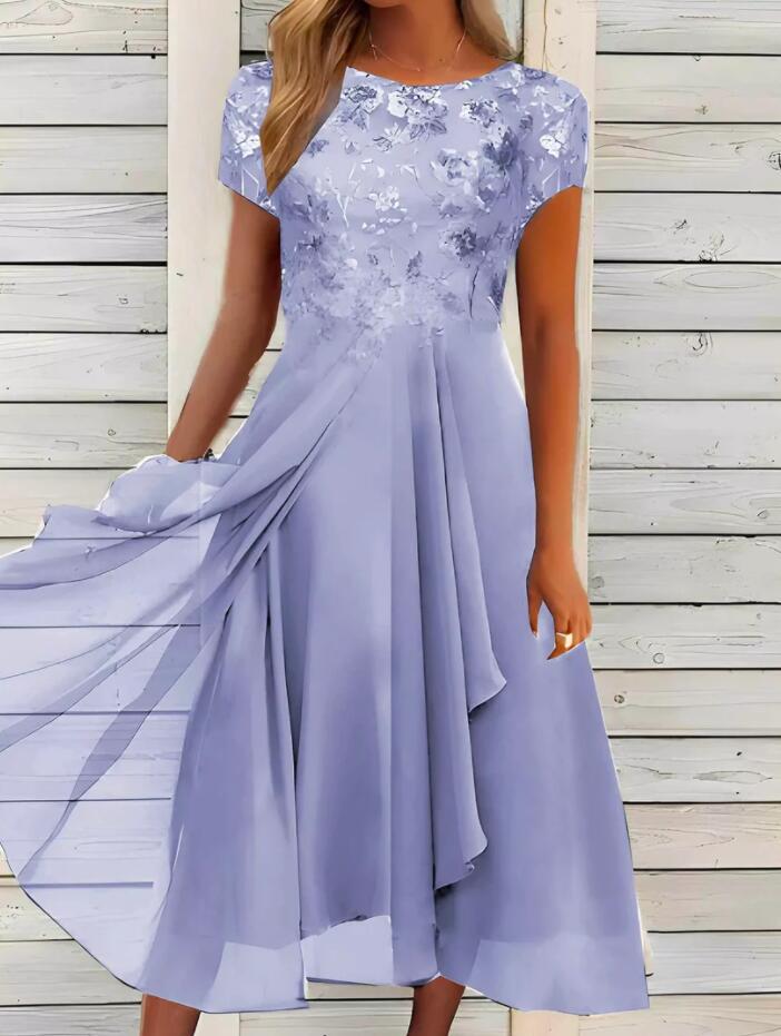 Dame med elegant chiffon midikjole med floral spidsapplikation og flydende klokkeslæt skørt Skovae