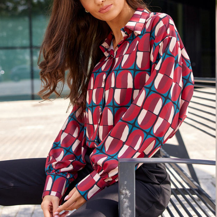 Dame Trendy og elegant bluse med geometrisk mønster Stilla