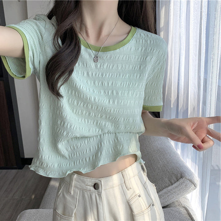Femme Tekstureret Crop Top med Flæsekant Stilla