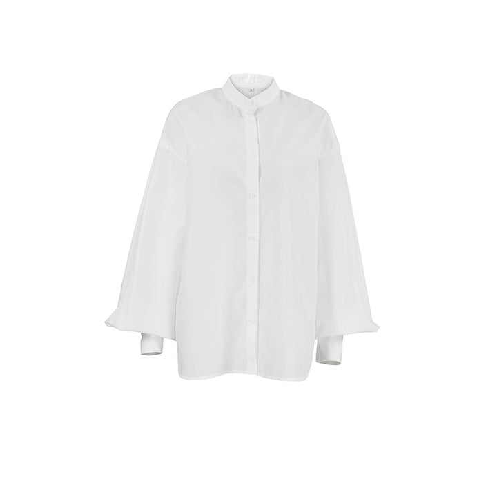 Damebluse med voluminøse ærmer og moderne krave Stilla