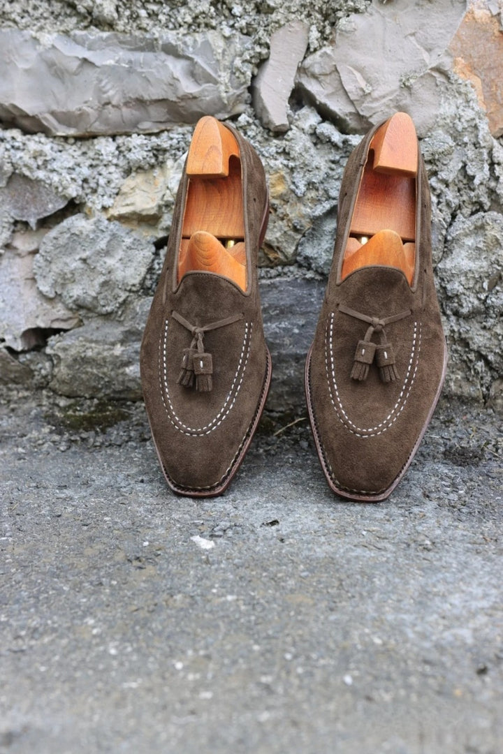 Herrer ruskinds slippers med dekorative kvaster Stilla