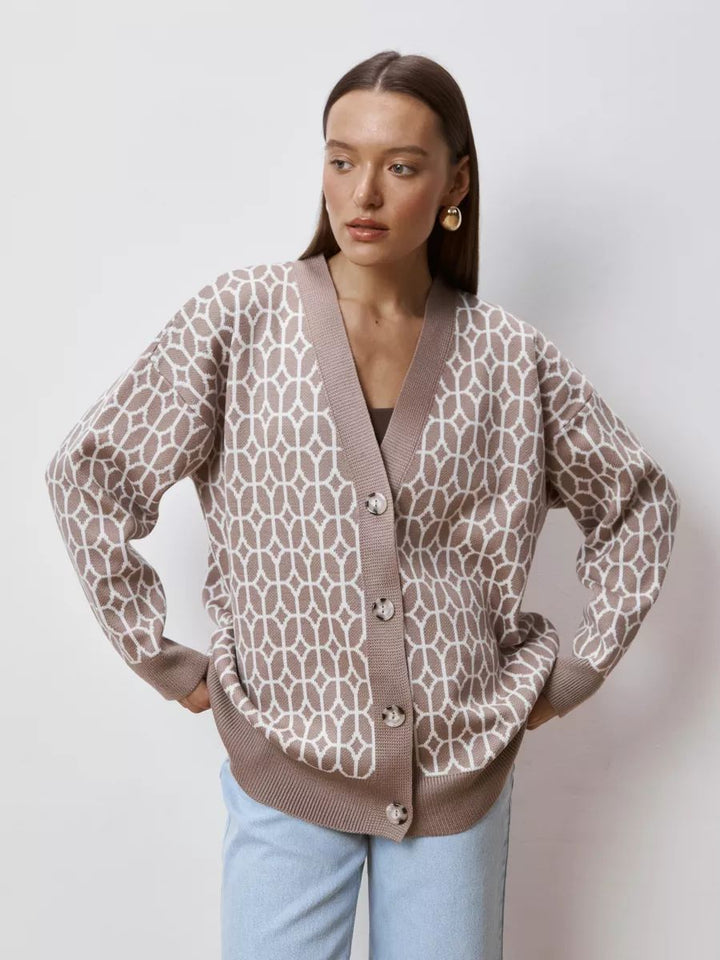 Dame strikk cardigan med moderne geometrisk mønster og behagelig pasform Stilla