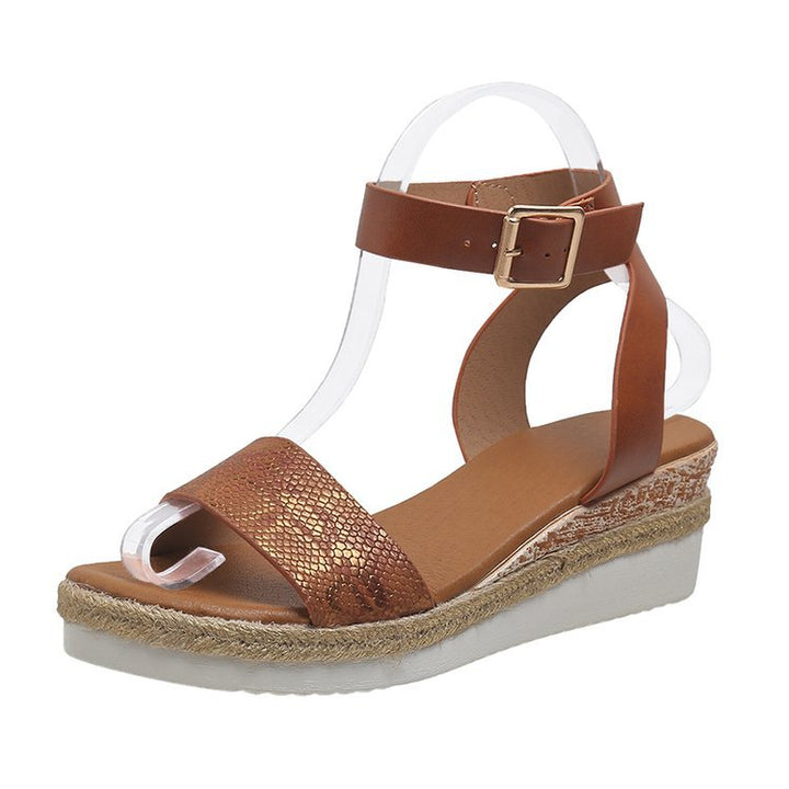 Dame Wedge-sandaler med elegant krydsrem-design og komfortabel plateau-sål Stilla