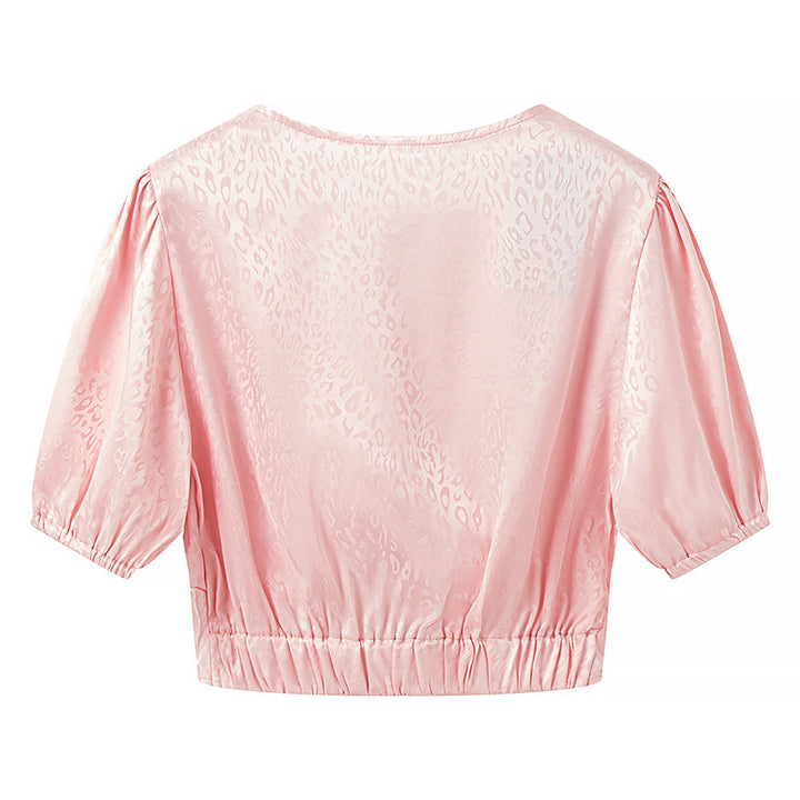 Dame Charmende og legende satinbluse med puffærmer og indpakningsdesign Stilla