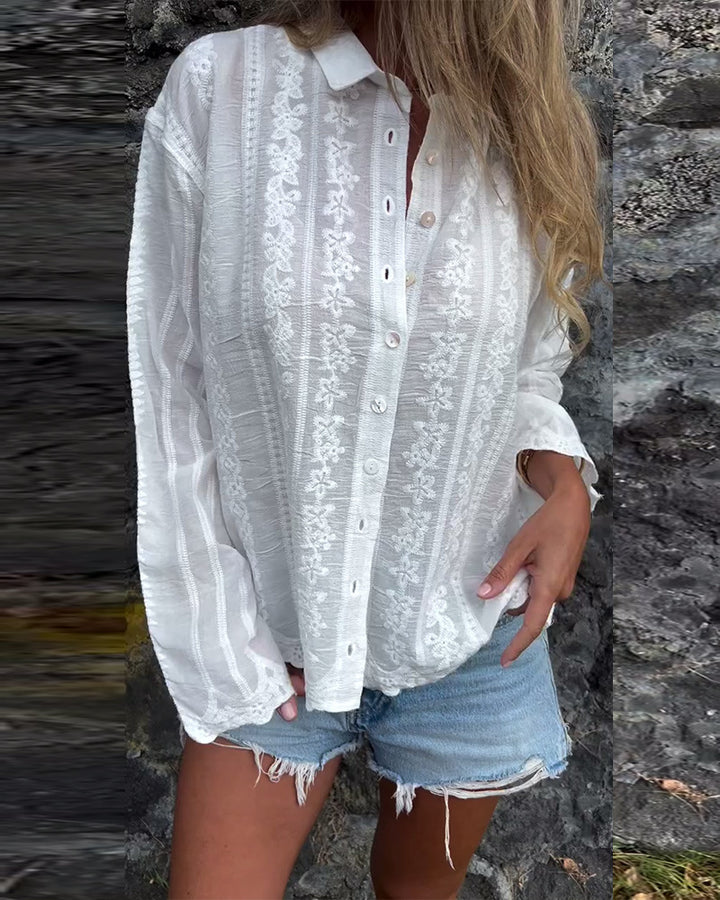 Dame elegant broderet bluse med knaplukning og lange ærmer Stilla