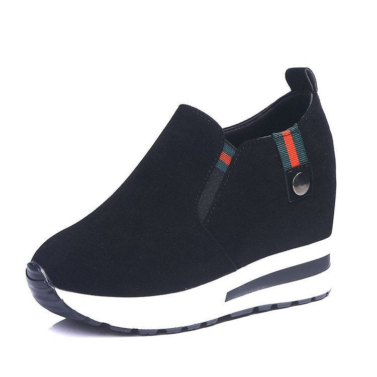 Dame Wedge-sneaker med moderigtig snøring og sporty design Stilla