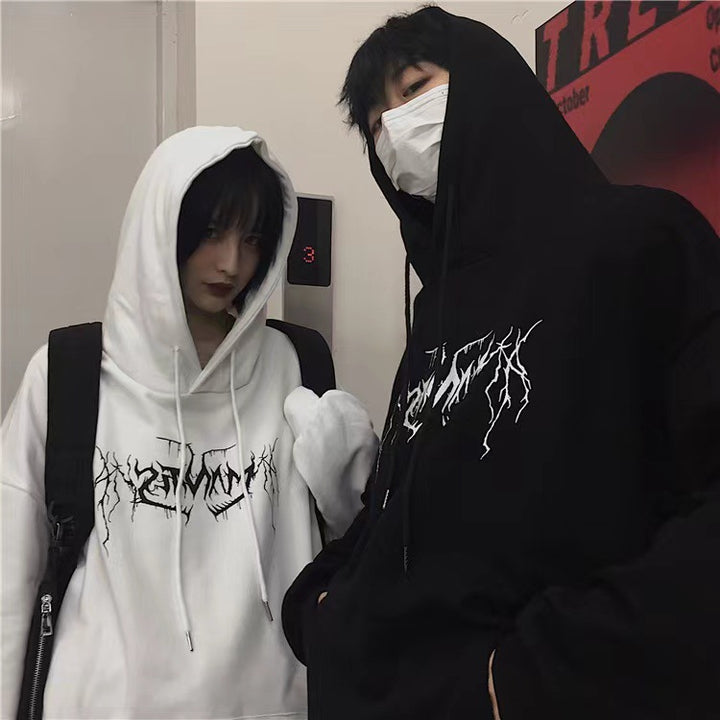 Kvindernes hoodie med moderne bogstaver og afslappet pasform Skovae