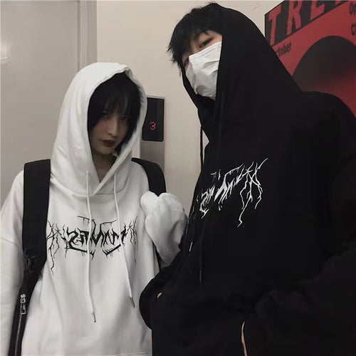 Kvindernes hoodie med moderne bogstaver og afslappet pasform Skovae