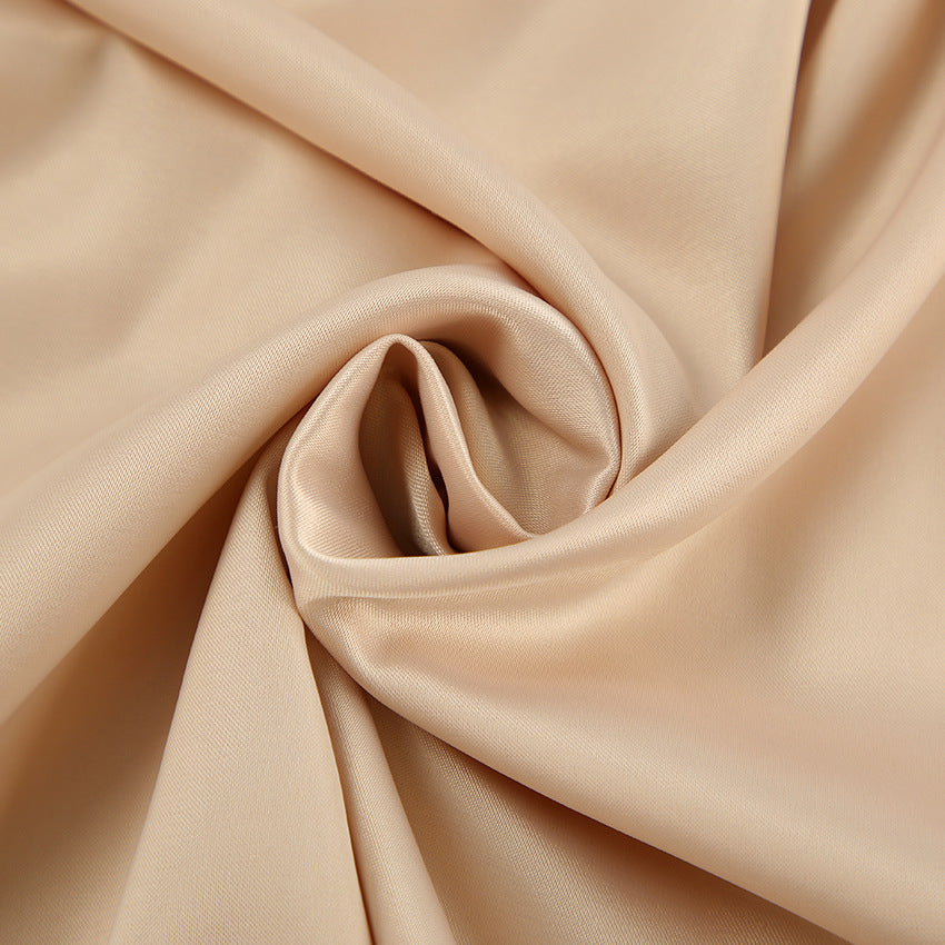 Dame sæt bestående af elegant satin-overdel med snørebåndsdetalje og flydende nederdel Stilla