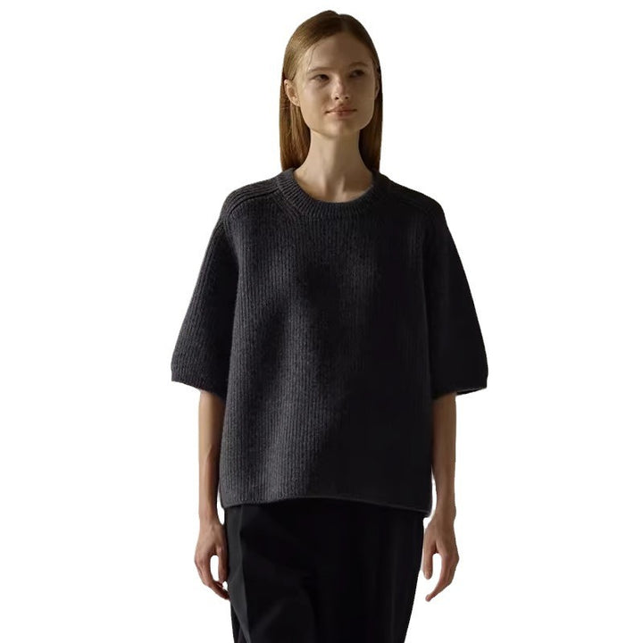 Damenes stilfulde strikket sweater med korte ærmer og blødt materiale Stilla
