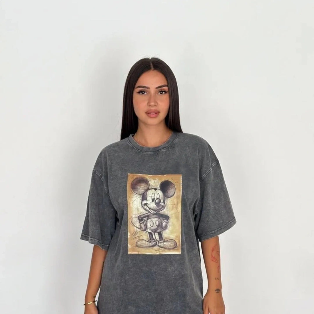 Dame Oversized T-Shirt med nostalgisk Mickey Mouse design Stilla