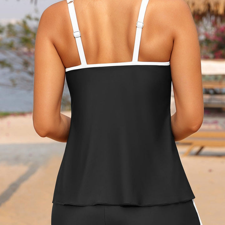 DamerSporty tankini sæt med praktiske shorts og justerbare stropper Skovae